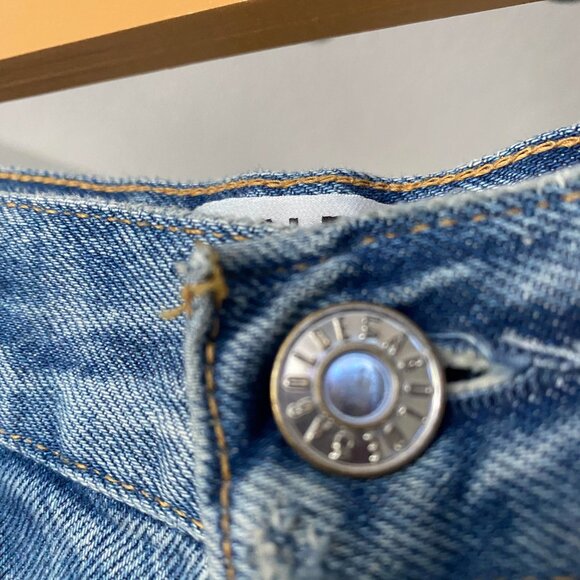 AGOLDE Dee Denim Shorts Size 29 - Picture 5 of 9